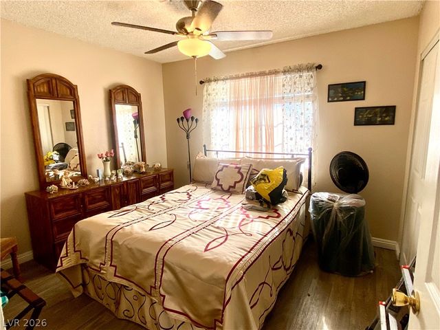 1872 Cosmic Drive, Las Vegas, NV 89115