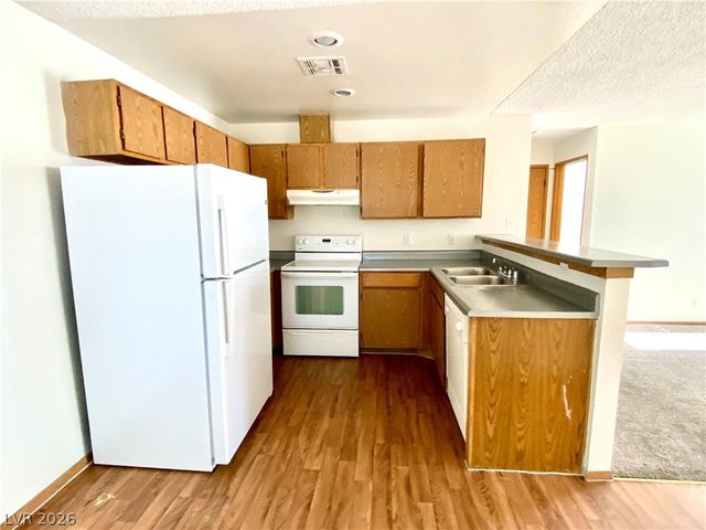 1872 Cosmic Drive, Las Vegas, NV 89115