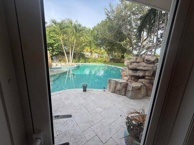 1508 NE 30th Court, Oakland Park, FL 33334