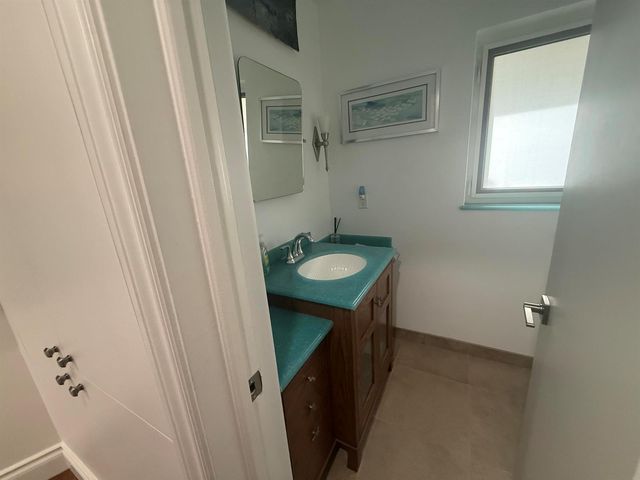 1508 NE 30th Court, Oakland Park, FL 33334