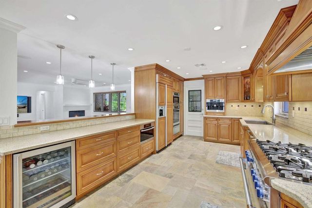 1508 NE 30th Court, Oakland Park, FL 33334