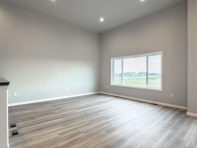 6218 87th Avenue S, Horace, ND 58047