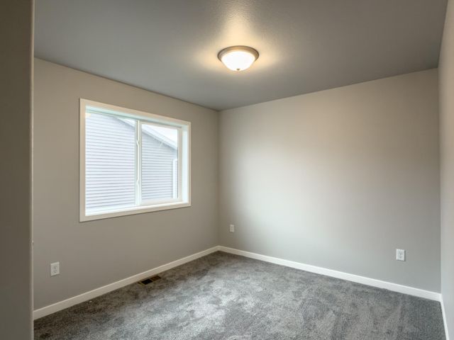 6218 87th Avenue S, Horace, ND 58047