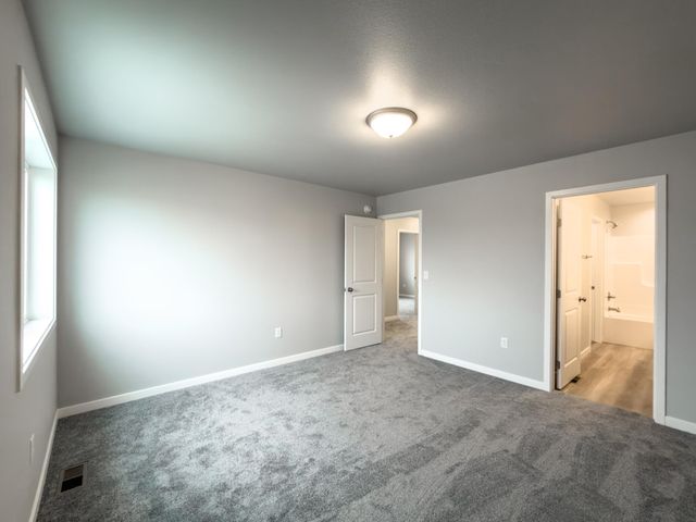 6218 87th Avenue S, Horace, ND 58047