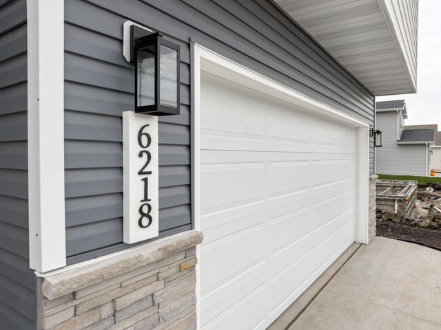 6218 87th Avenue S, Horace, ND 58047