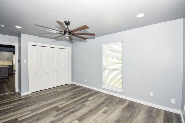 950 Mendoza St, Corpus Christi, TX 78416