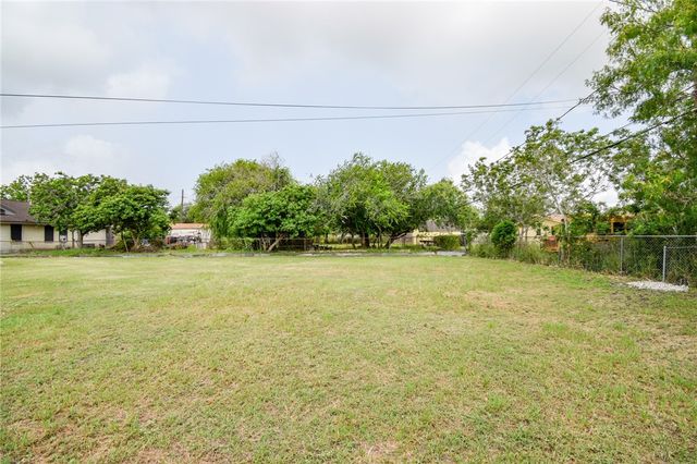 950 Mendoza St, Corpus Christi, TX 78416