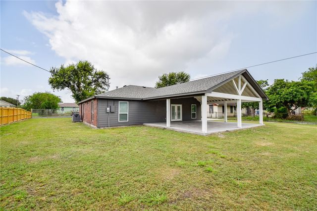 950 Mendoza St, Corpus Christi, TX 78416