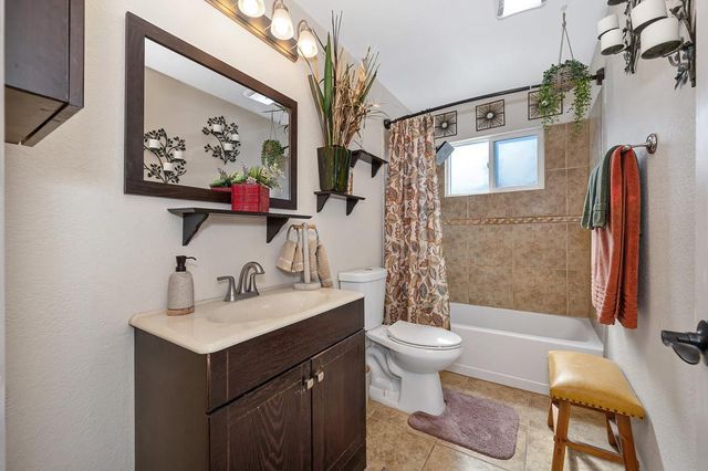 7224 Regard Way, Sacramento, CA 95842