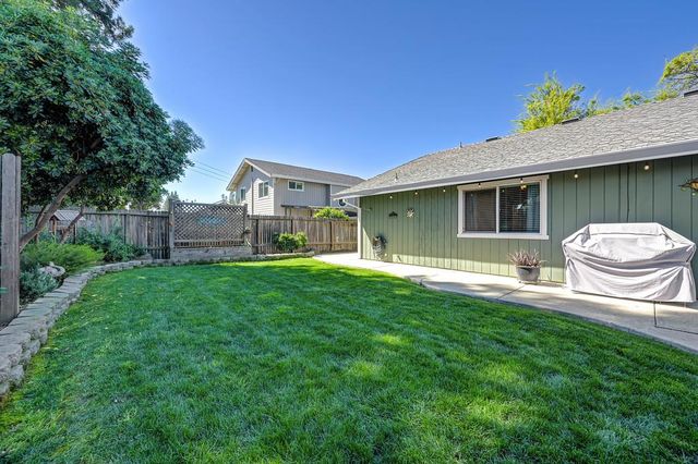 7224 Regard Way, Sacramento, CA 95842