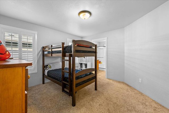 2818 Esther Lane, Grants Pass, OR 97527