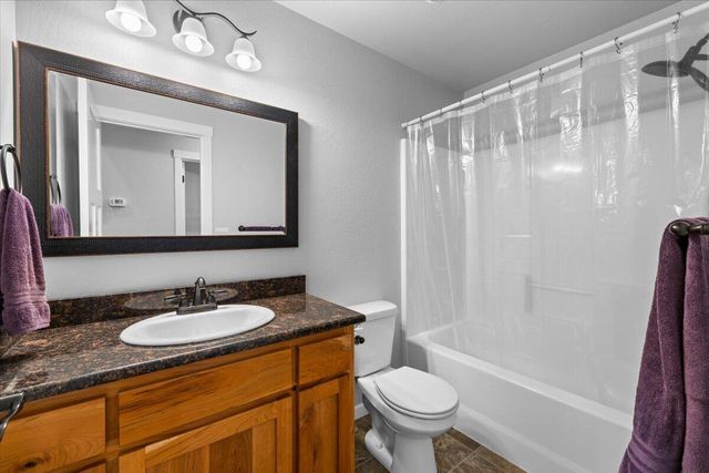 2818 Esther Lane, Grants Pass, OR 97527