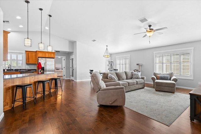 2818 Esther Lane, Grants Pass, OR 97527