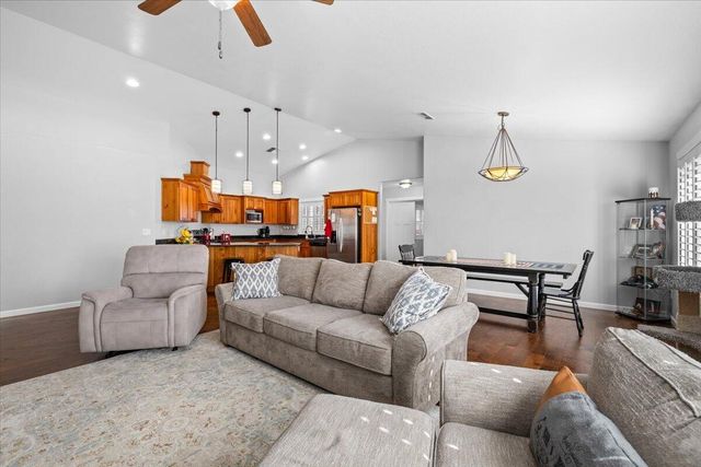 2818 Esther Lane, Grants Pass, OR 97527