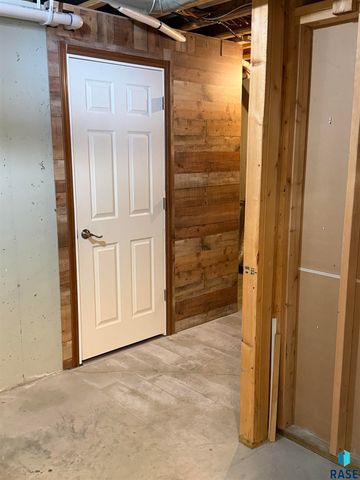 4609 S Galway Ave Avenue, Sioux Falls, SD 67106