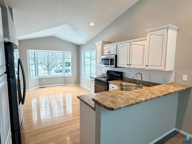 4609 S Galway Ave Avenue, Sioux Falls, SD 67106