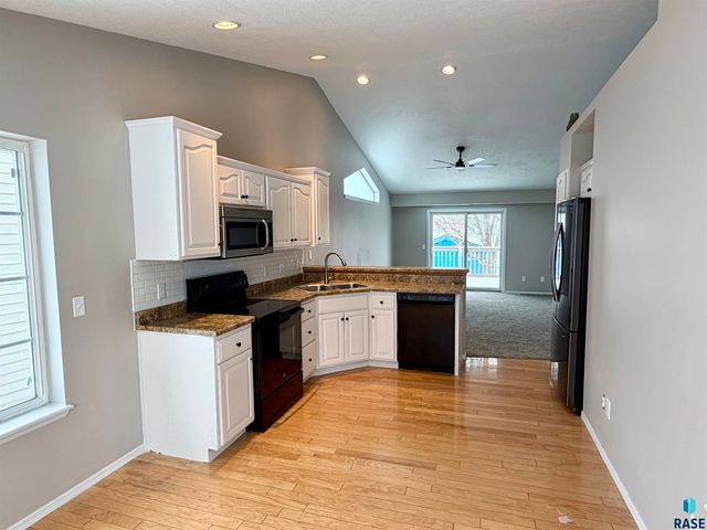 4609 S Galway Ave Avenue, Sioux Falls, SD 67106