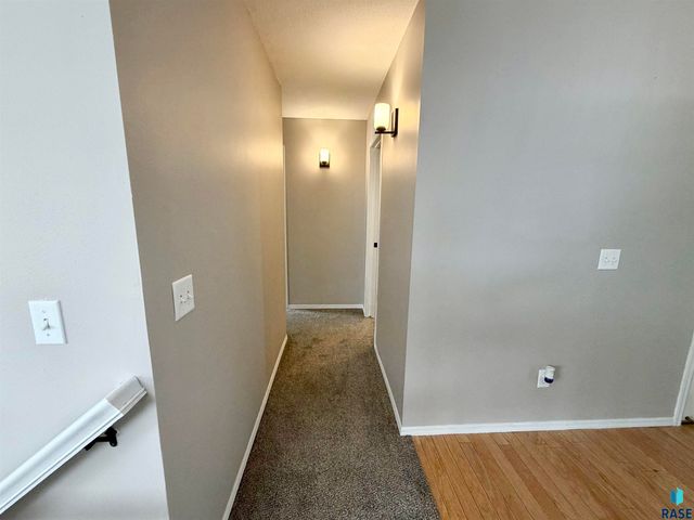 4609 S Galway Ave Avenue, Sioux Falls, SD 67106