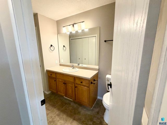 4609 S Galway Ave Avenue, Sioux Falls, SD 67106