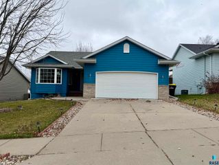 4609 S Galway Ave Avenue, Sioux Falls, SD 67106