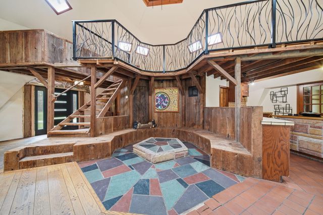 5576 S M 52, Stockbridge, MI 49285
