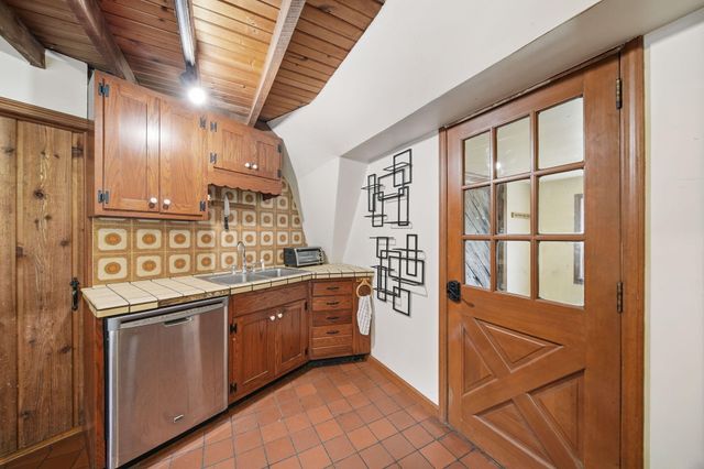 5576 S M 52, Stockbridge, MI 49285