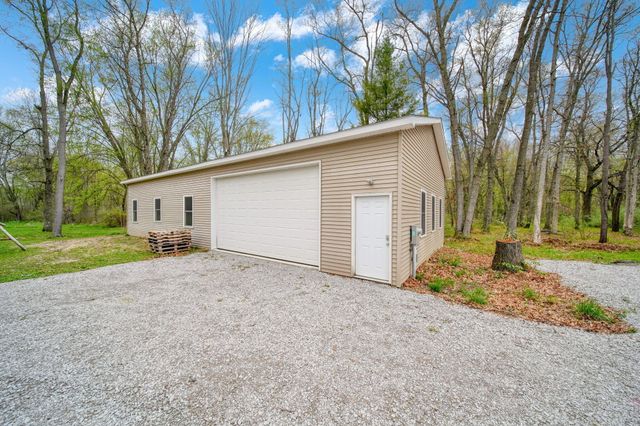 5576 S M 52, Stockbridge, MI 49285