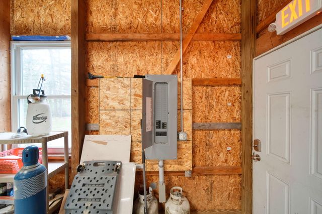 5576 S M 52, Stockbridge, MI 49285