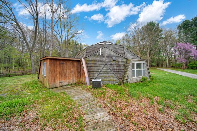 5576 S M 52, Stockbridge, MI 49285