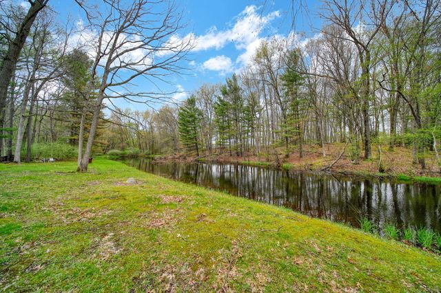 5576 S M 52, Stockbridge, MI 49285