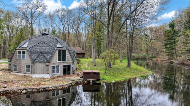 5576 S M 52, Stockbridge, MI 49285