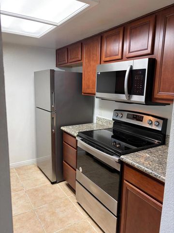 43376 Cook Street 32, Palm Desert, CA 92211