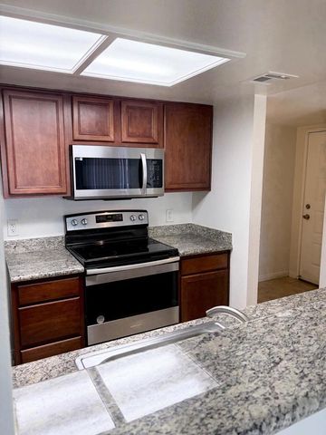 43376 Cook Street 32, Palm Desert, CA 92211