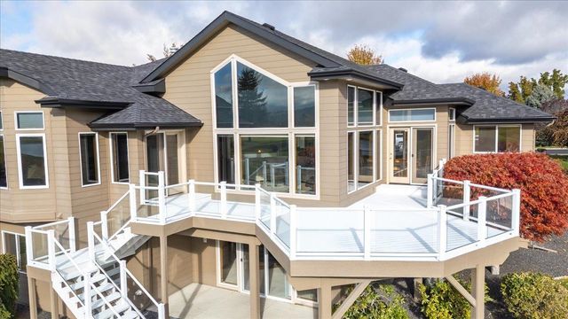 24226 E Pinehurst Ln, Liberty Lake, WA 99019