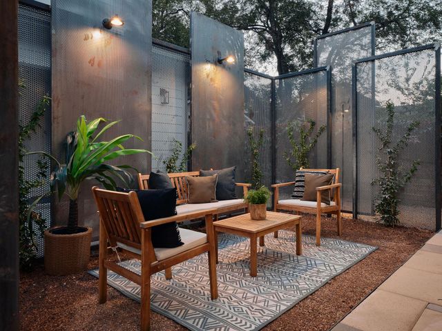 1401 E 3rd ST 2, Austin, TX 78702