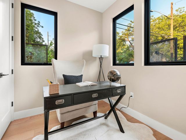 1401 E 3rd ST 2, Austin, TX 78702