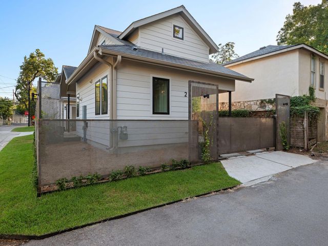 1401 E 3rd ST 2, Austin, TX 78702