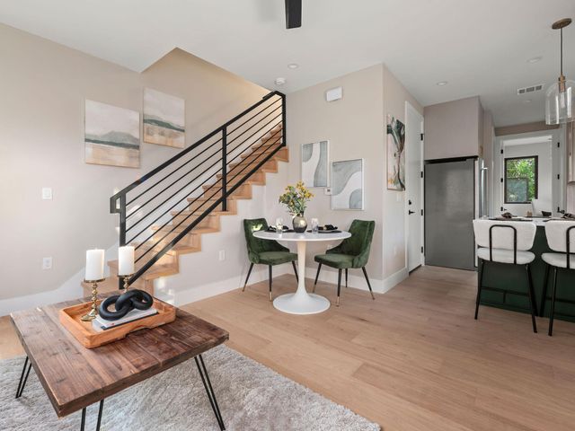 1401 E 3rd ST 2, Austin, TX 78702