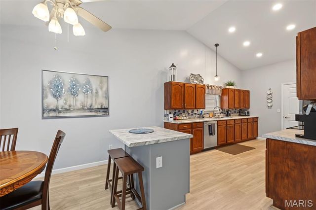 8 Soenker Circle, St Peters, MO 63376