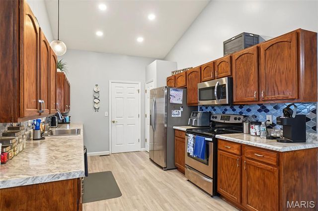 8 Soenker Circle, St Peters, MO 63376