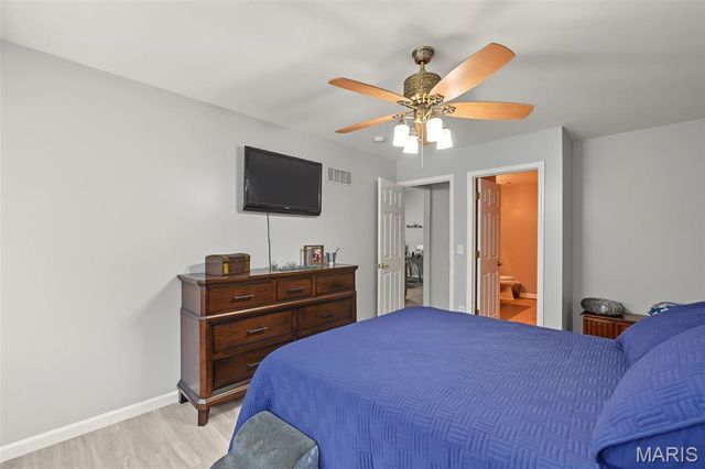 8 Soenker Circle, St Peters, MO 63376