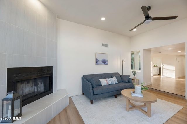 703 E CORTE ORO --, Phoenix, AZ 85020
