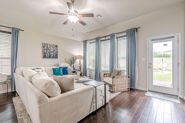 109 Tulip Garden TRL, San Marcos, TX 78666