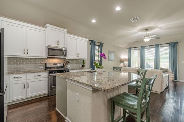 109 Tulip Garden TRL, San Marcos, TX 78666