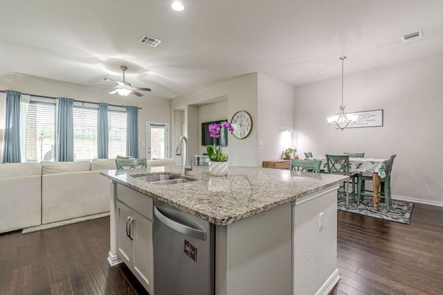 109 Tulip Garden TRL, San Marcos, TX 78666