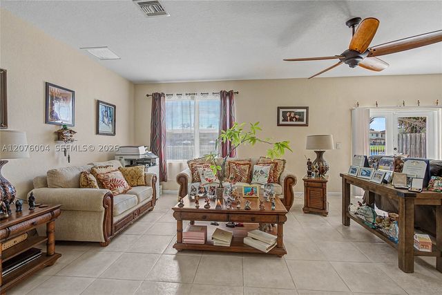 527 SE 31st Ave, Homestead, FL 33033