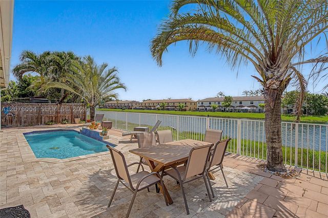 527 SE 31st Ave, Homestead, FL 33033