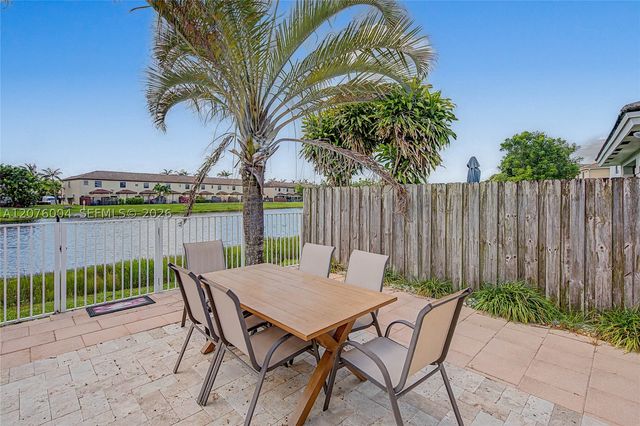 527 SE 31st Ave, Homestead, FL 33033