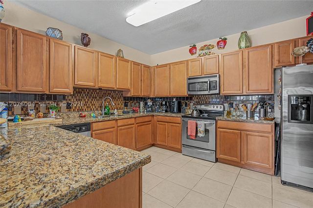 527 SE 31st Ave, Homestead, FL 33033