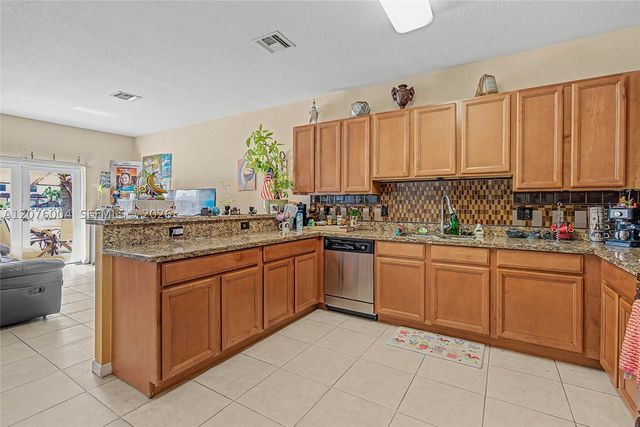 527 SE 31st Ave, Homestead, FL 33033